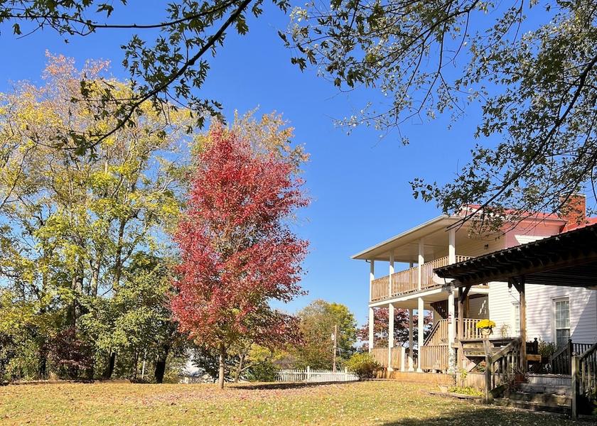 Kentucky Smiths Grove Exterior Detail