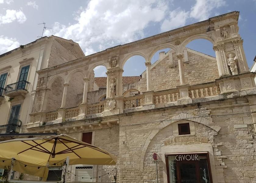 Puglia Bitonto Exterior Detail