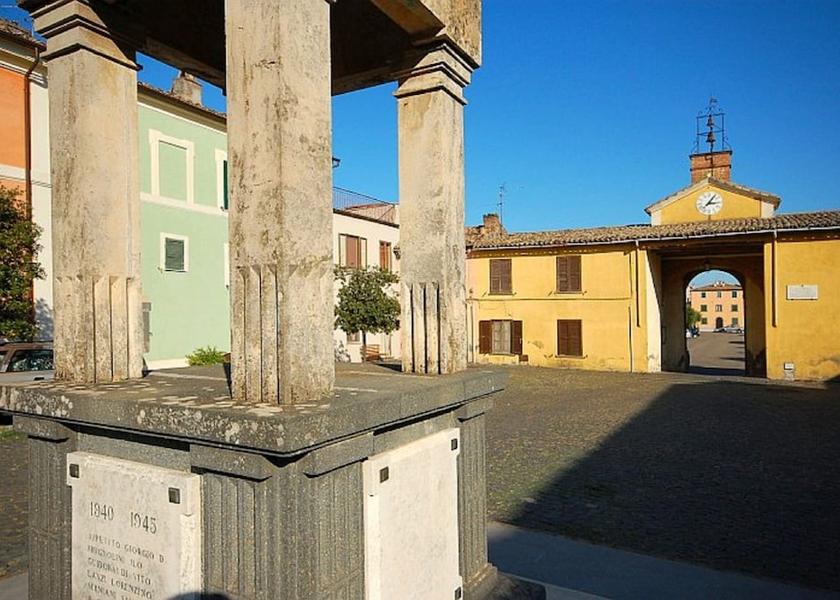 Lazio Bagnoregio Exterior Detail