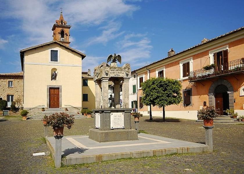 Lazio Bagnoregio Exterior Detail