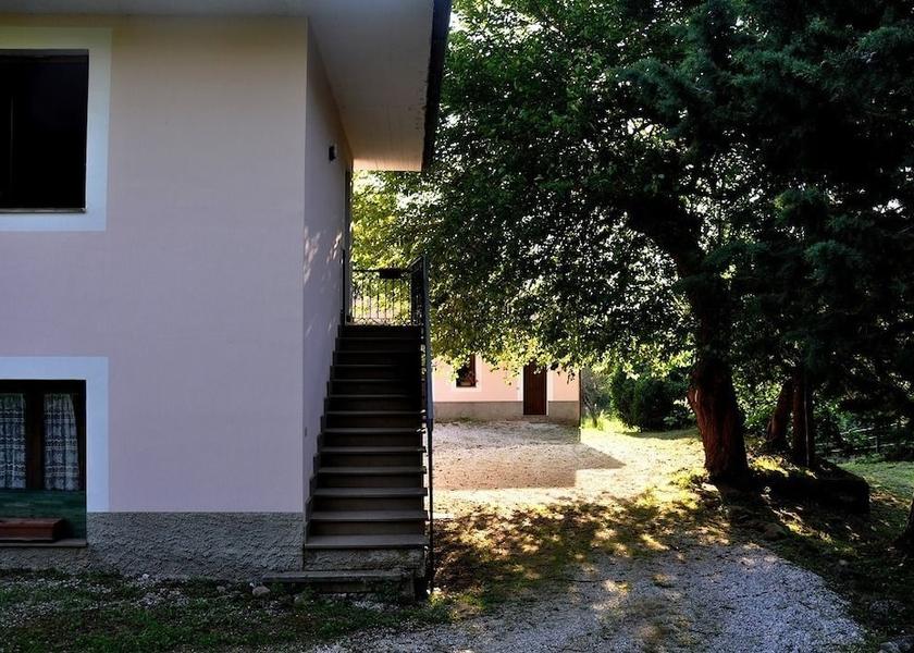 Campania Ceraso Exterior Detail