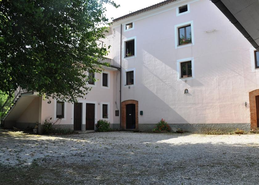 Campania Ceraso Exterior Detail