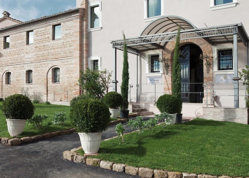 Marche Penna San Giovanni Entrance