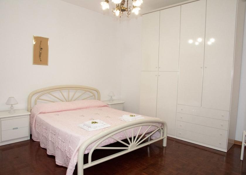 Marche Cingoli Room