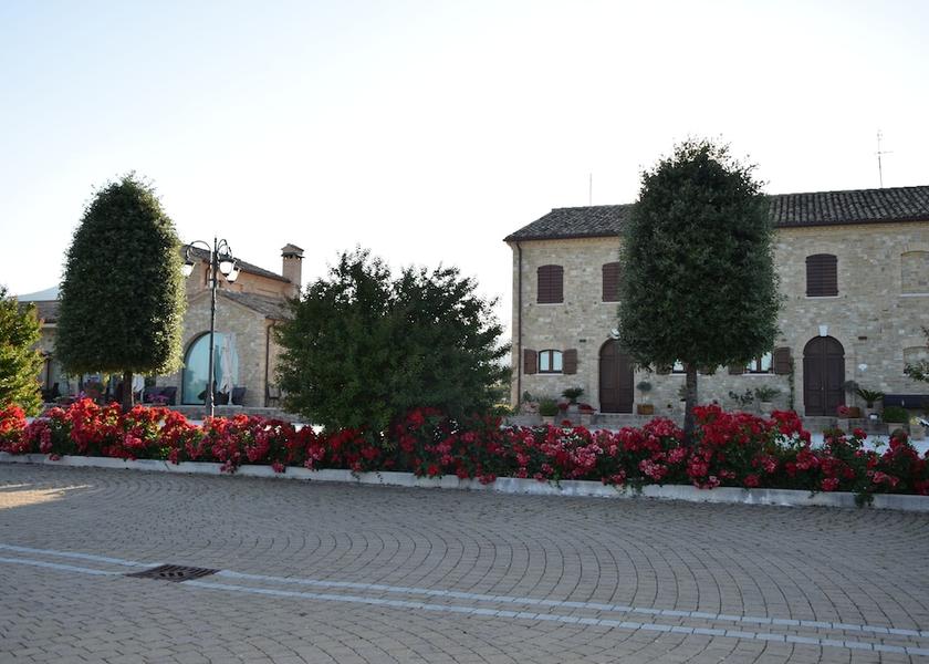 Marche Cingoli Exterior Detail