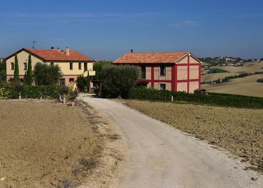 Marche Cingoli Exterior Detail