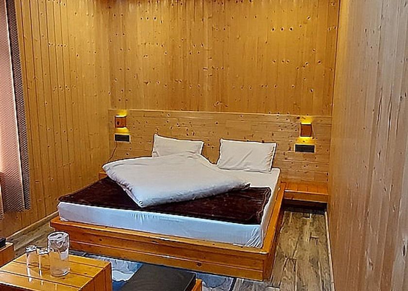 Uttarakhand Badrinath Room