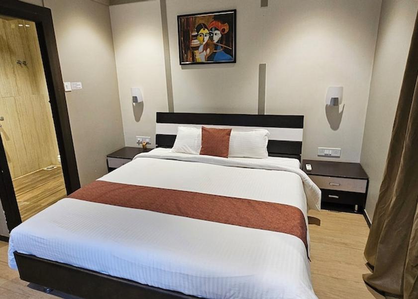 Maharashtra Guhagar Room