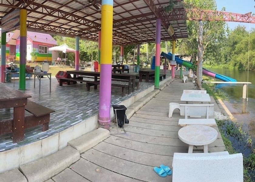 Phetchaburi Kaeng Krachan Facade