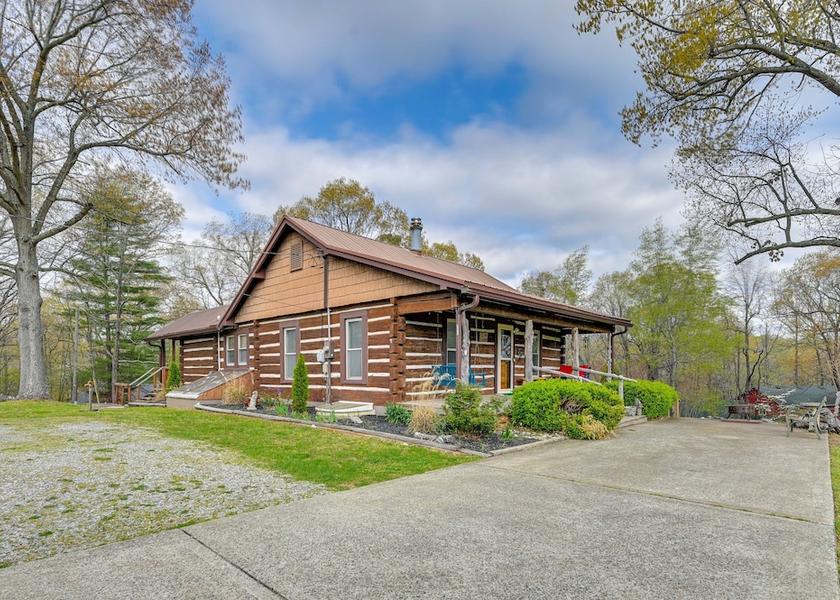 Kentucky Gilbertsville Interior Entrance