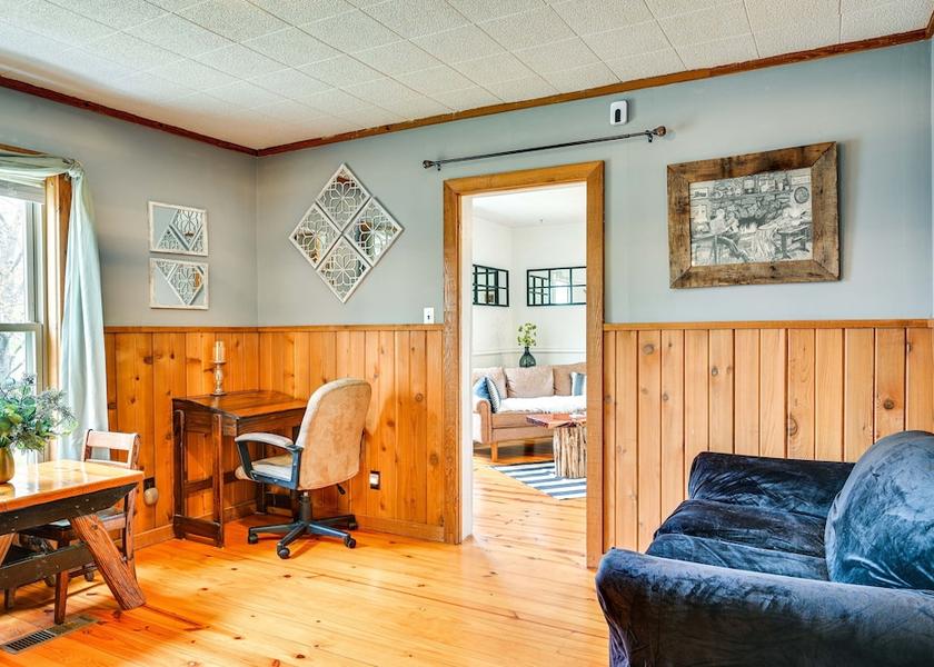 Kentucky Gilbertsville Interior Entrance