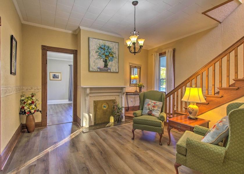 Virginia Clifton Forge Interior Entrance