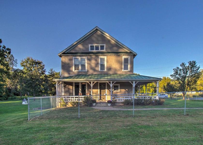 Virginia Clifton Forge Interior Entrance