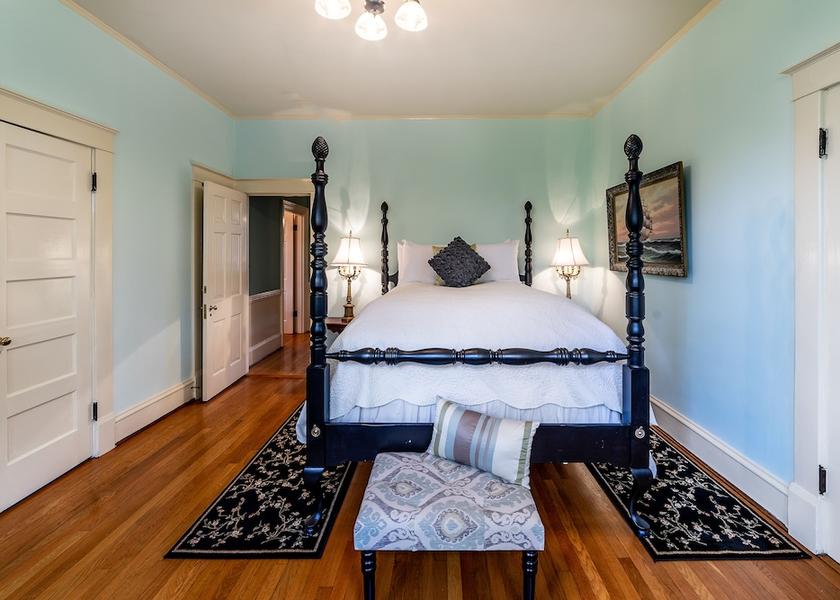 Virginia Clifton Forge Room