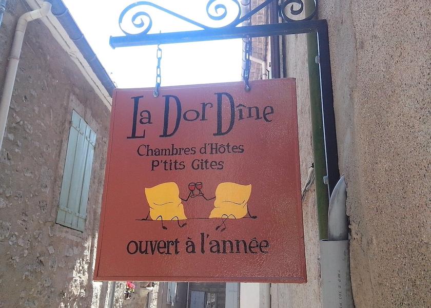 Occitanie Pezenas Exterior Detail