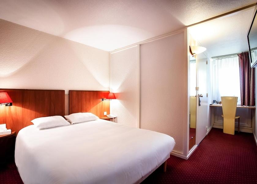 Bourgogne-Franche-Comte Sance Room