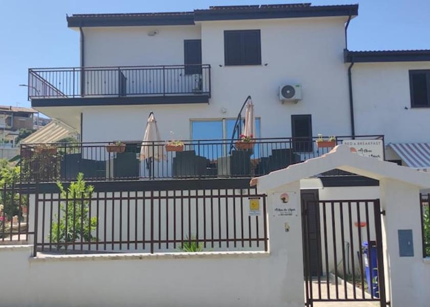 Calabria Roseto Capo Spulico Exterior Detail