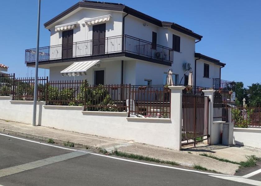 Calabria Roseto Capo Spulico Exterior Detail