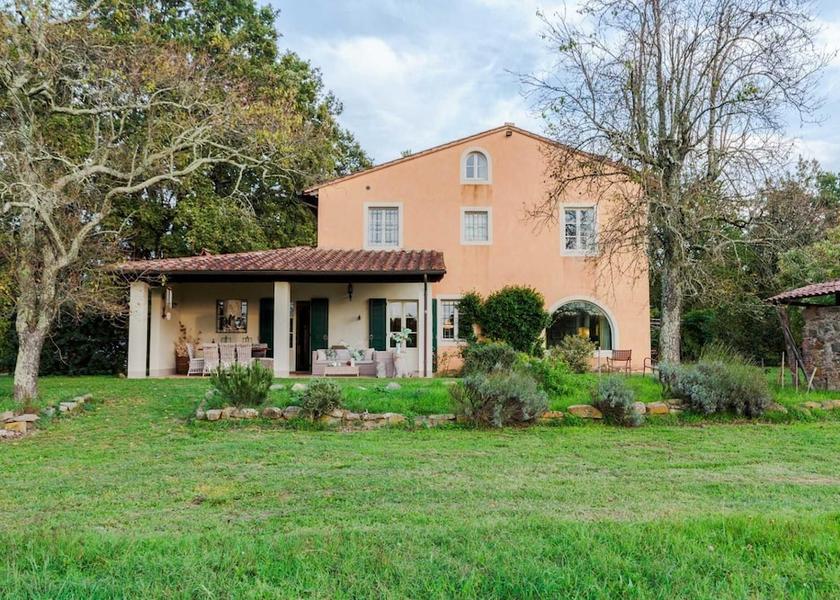 Tuscany Castelfranco di Sotto Exterior Detail