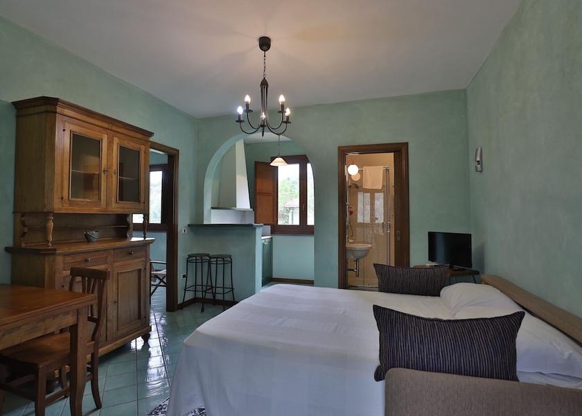 Campania Ispani Interior Entrance