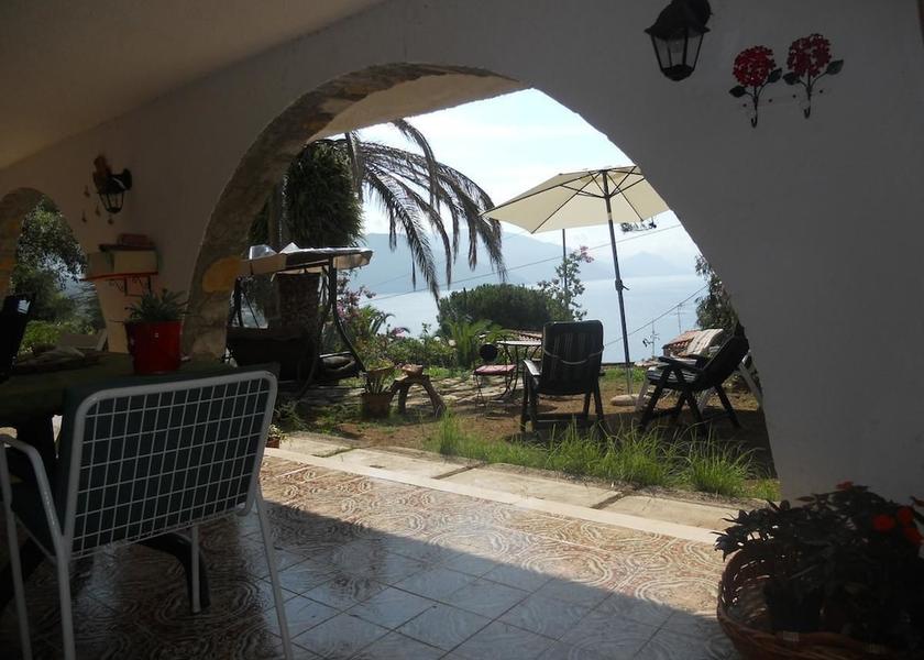 Campania Ispani Terrace