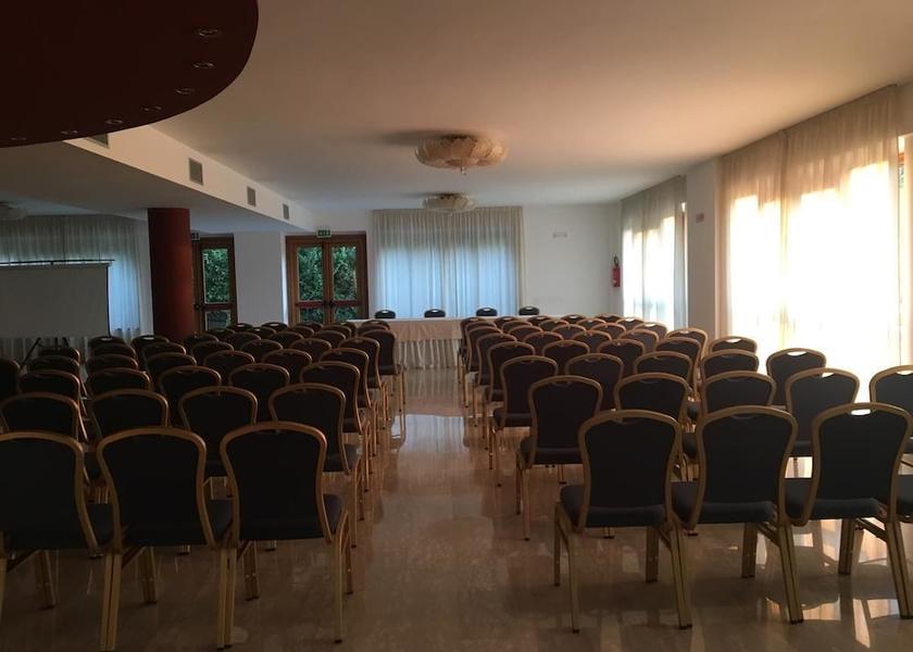 Campania Vallo Della Lucania Meeting Room