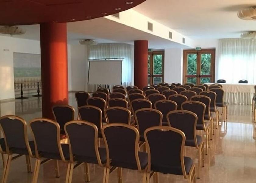 Campania Vallo Della Lucania Meeting Room