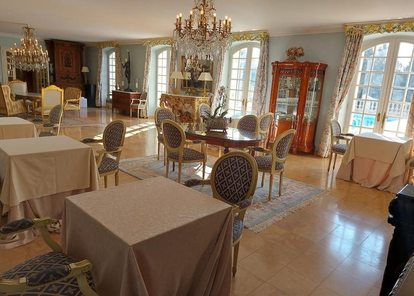 Nouvelle-Aquitaine Thiviers In-Room Dining