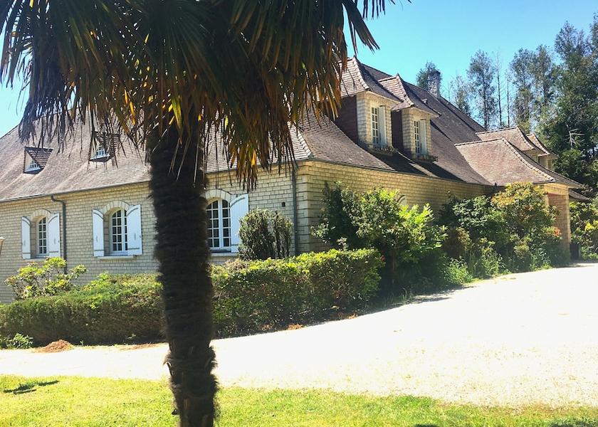 Nouvelle-Aquitaine Thiviers Exterior Detail