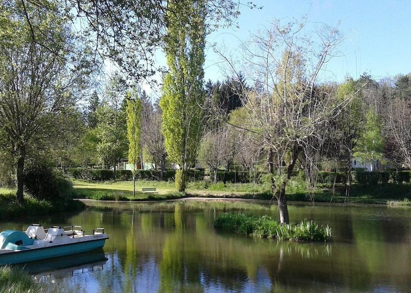 Nouvelle-Aquitaine Thiviers Lake