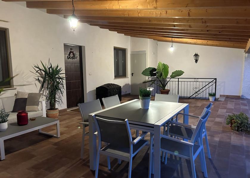 Lombardy Calcinato Exterior Detail