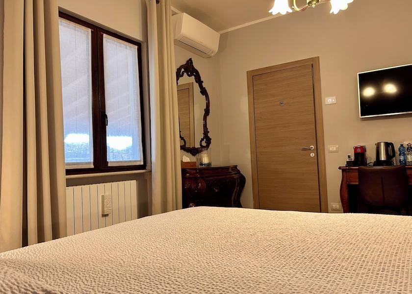 Lombardy Calcinato Room