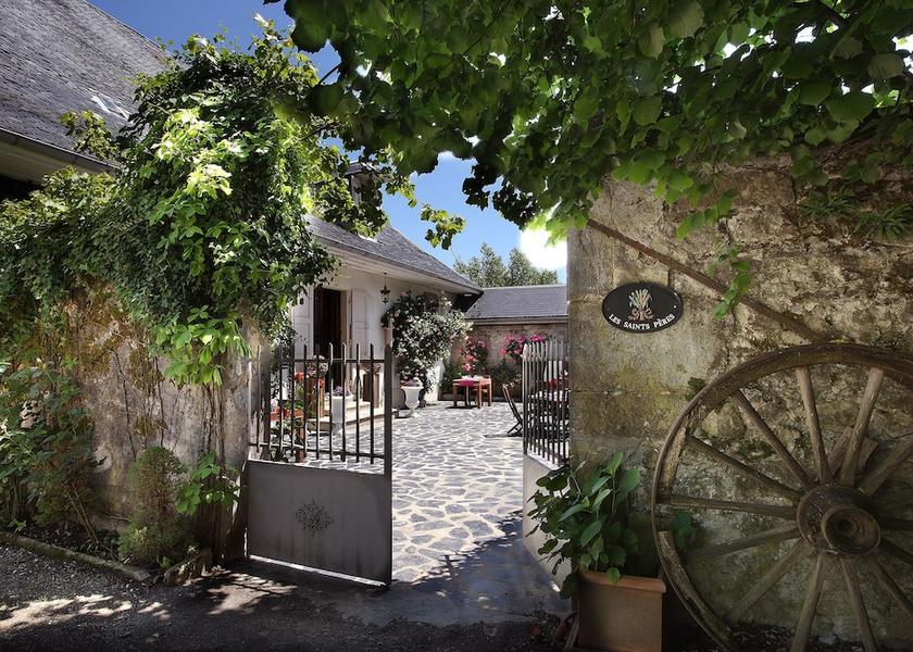 Auvergne-Rhone-Alpes Montagnole Entrance