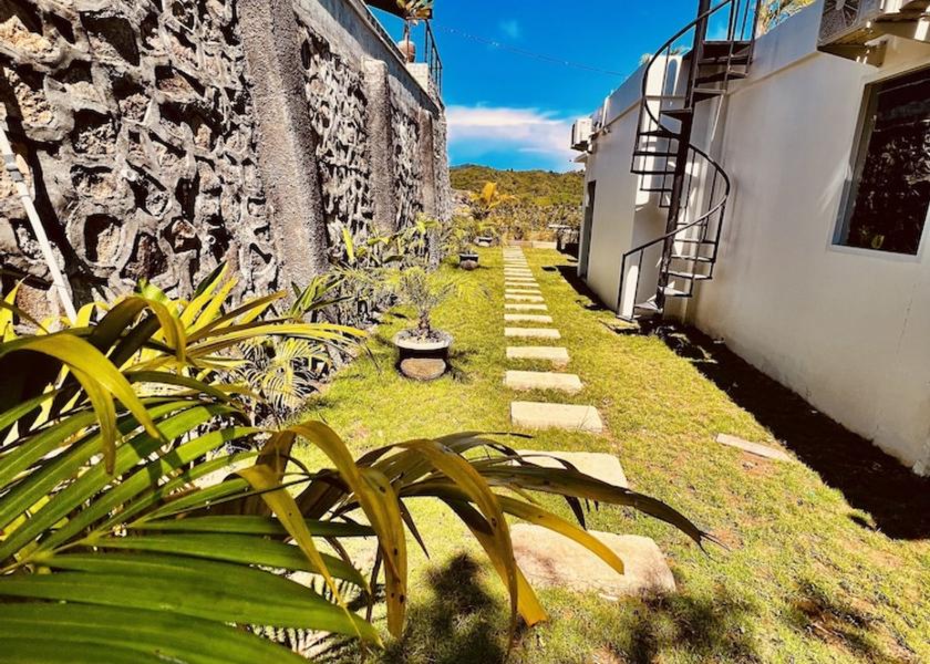  Selong Belanak Facade