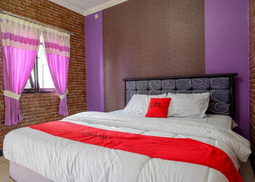 Central Java Kebumen RedDoorz Room