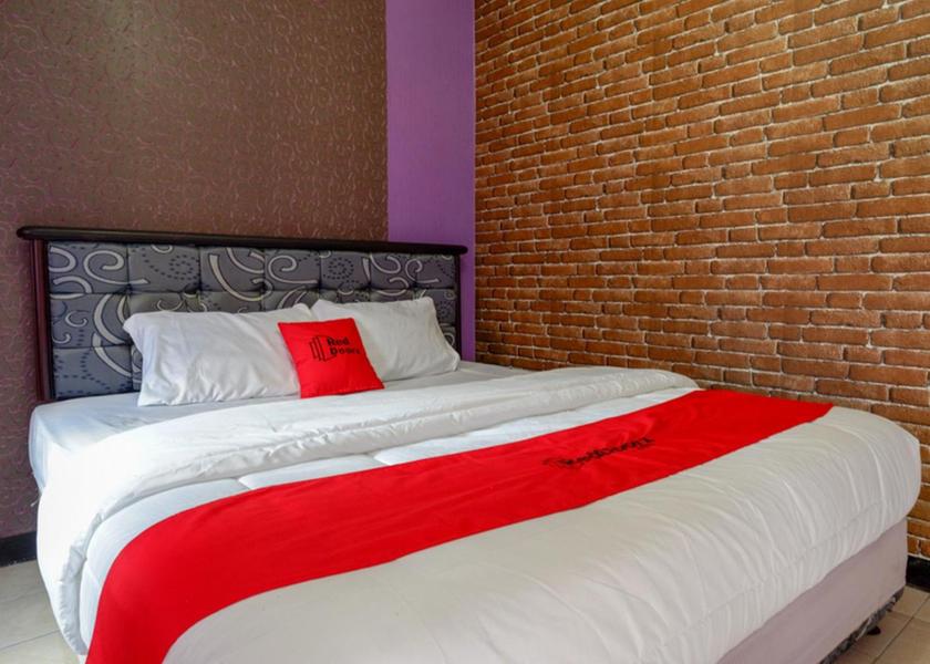 Central Java Kebumen RedDoorz Room