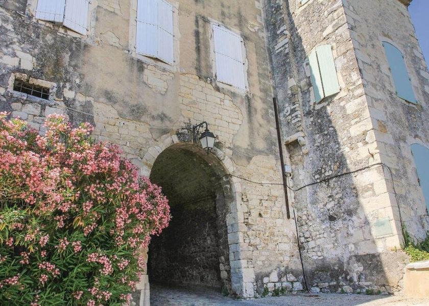 Auvergne-Rhone-Alpes Viviers Exterior Detail