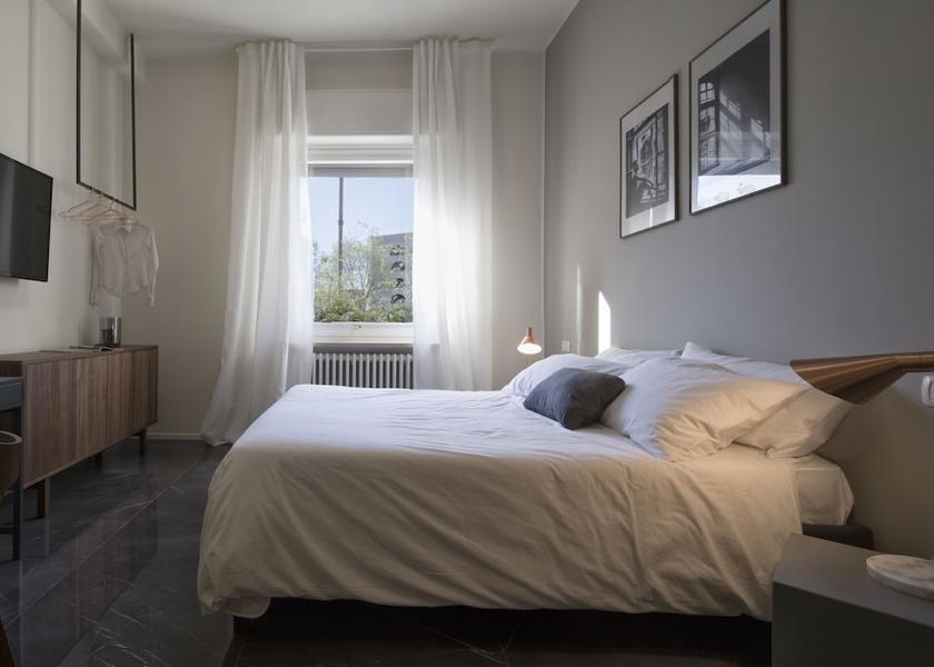 Lombardy Voghera Room