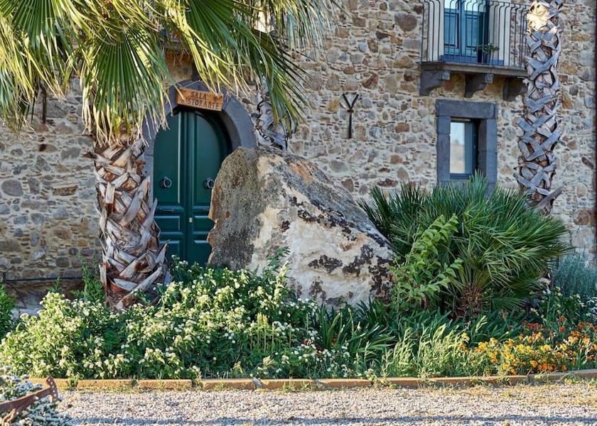 Sicily Regalbuto Exterior Detail
