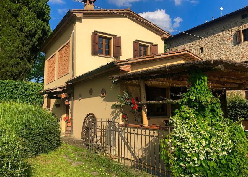 Tuscany Monterchi Exterior Detail