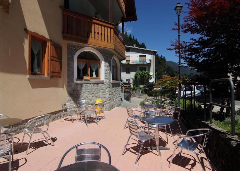 Lombardy Gerola Alta Outdoor Dining