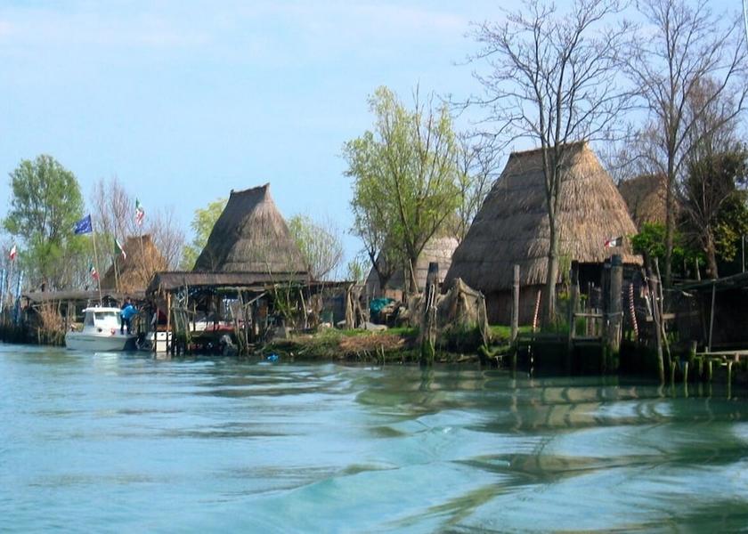 Veneto Eraclea Exterior Detail