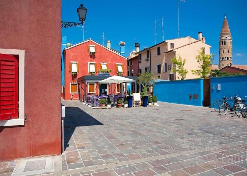 Veneto Eraclea Exterior Detail