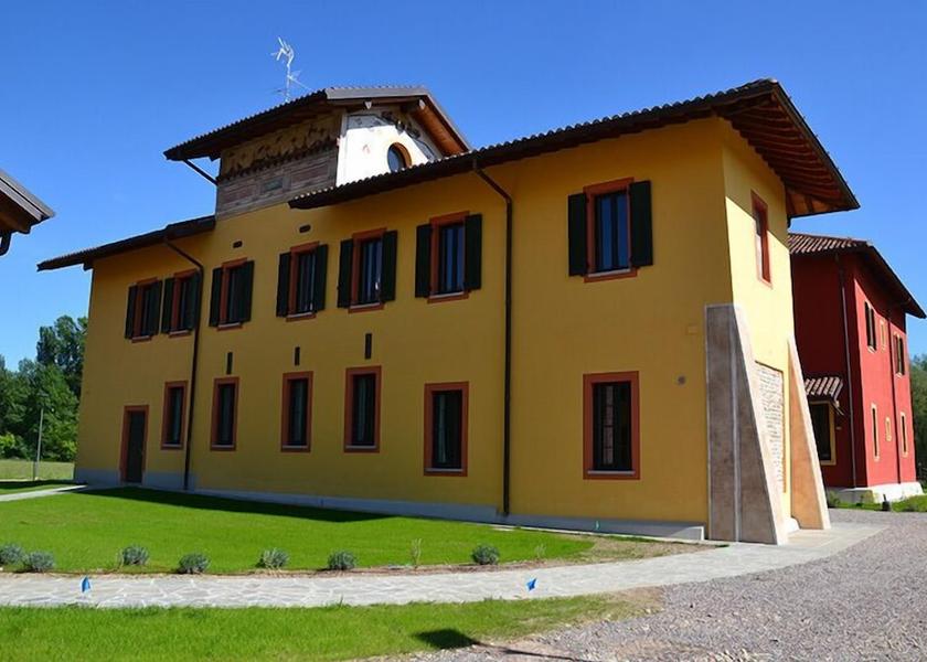 Lombardy Cuggiono Exterior Detail