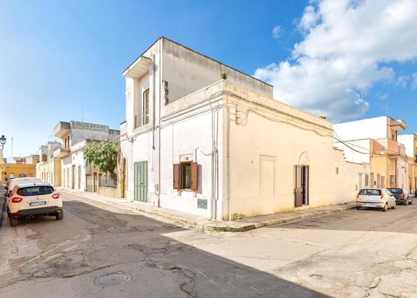 Puglia Copertino Exterior Detail