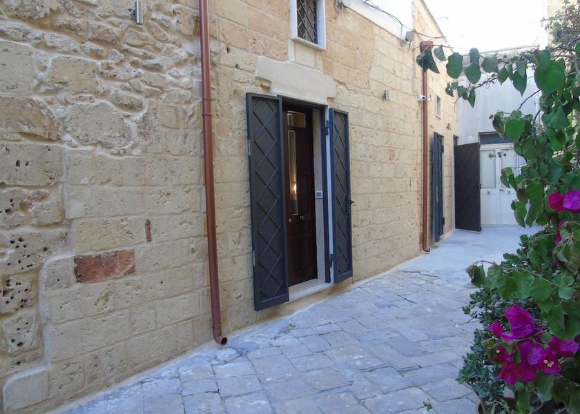 Puglia Copertino Exterior Detail