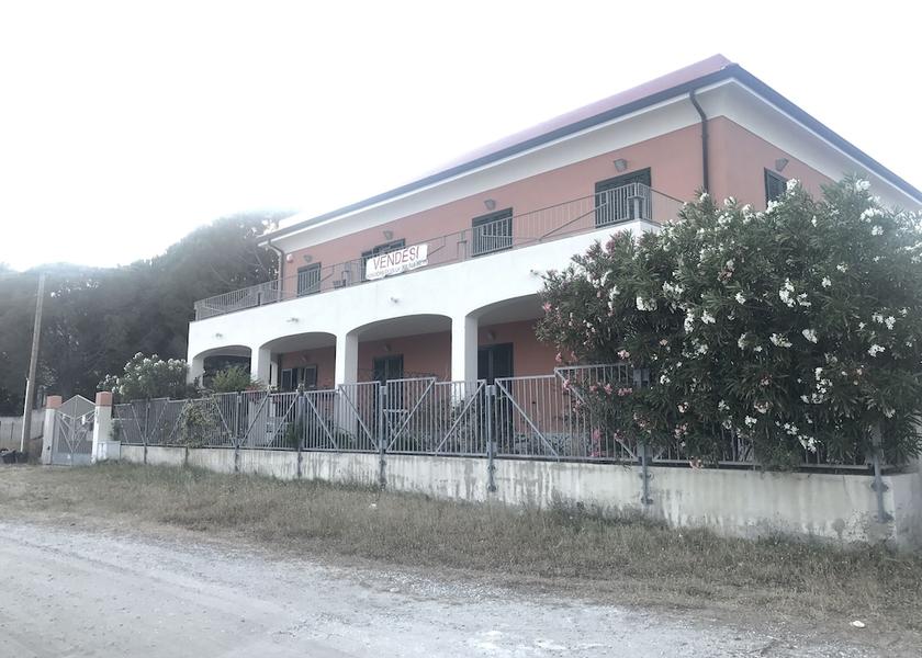 Calabria Condofuri Exterior Detail