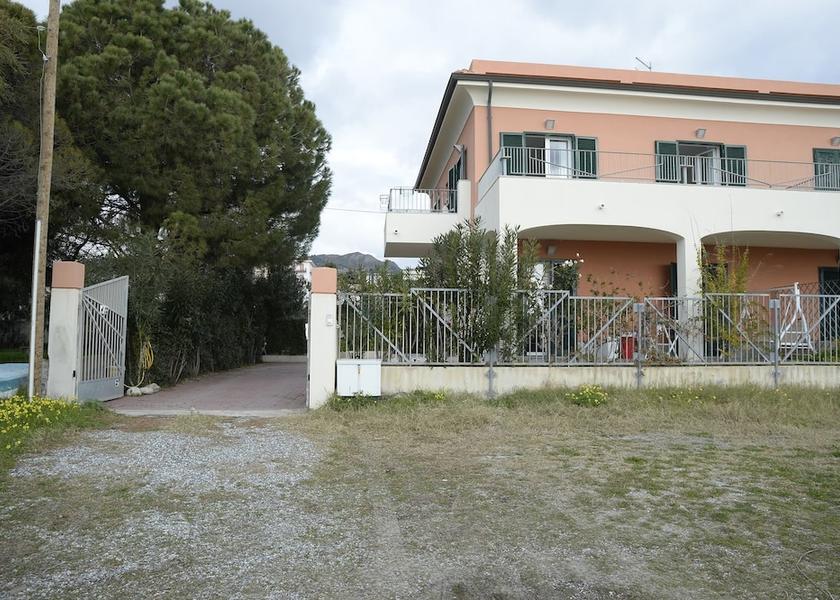 Calabria Condofuri Exterior Detail