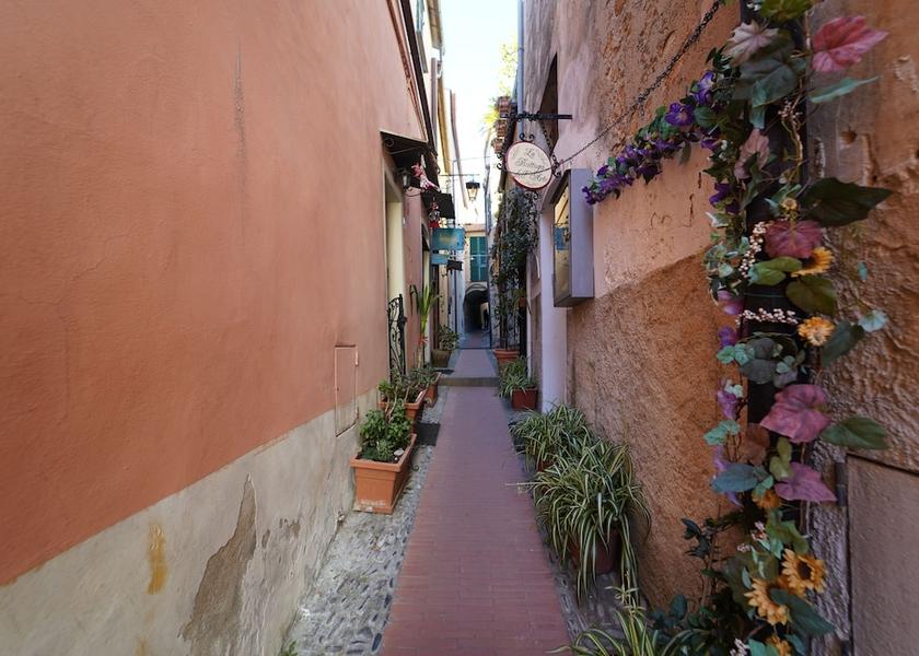 Liguria Cervo Entrance