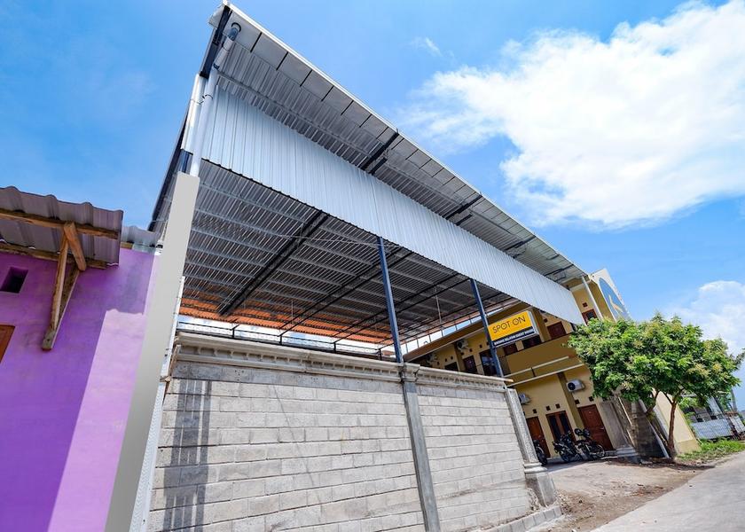 Central Java Colomadu Exterior detail